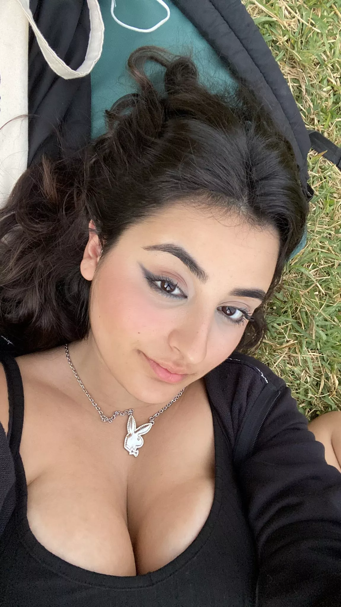 Somebody tribute her. Somebody tribute her.