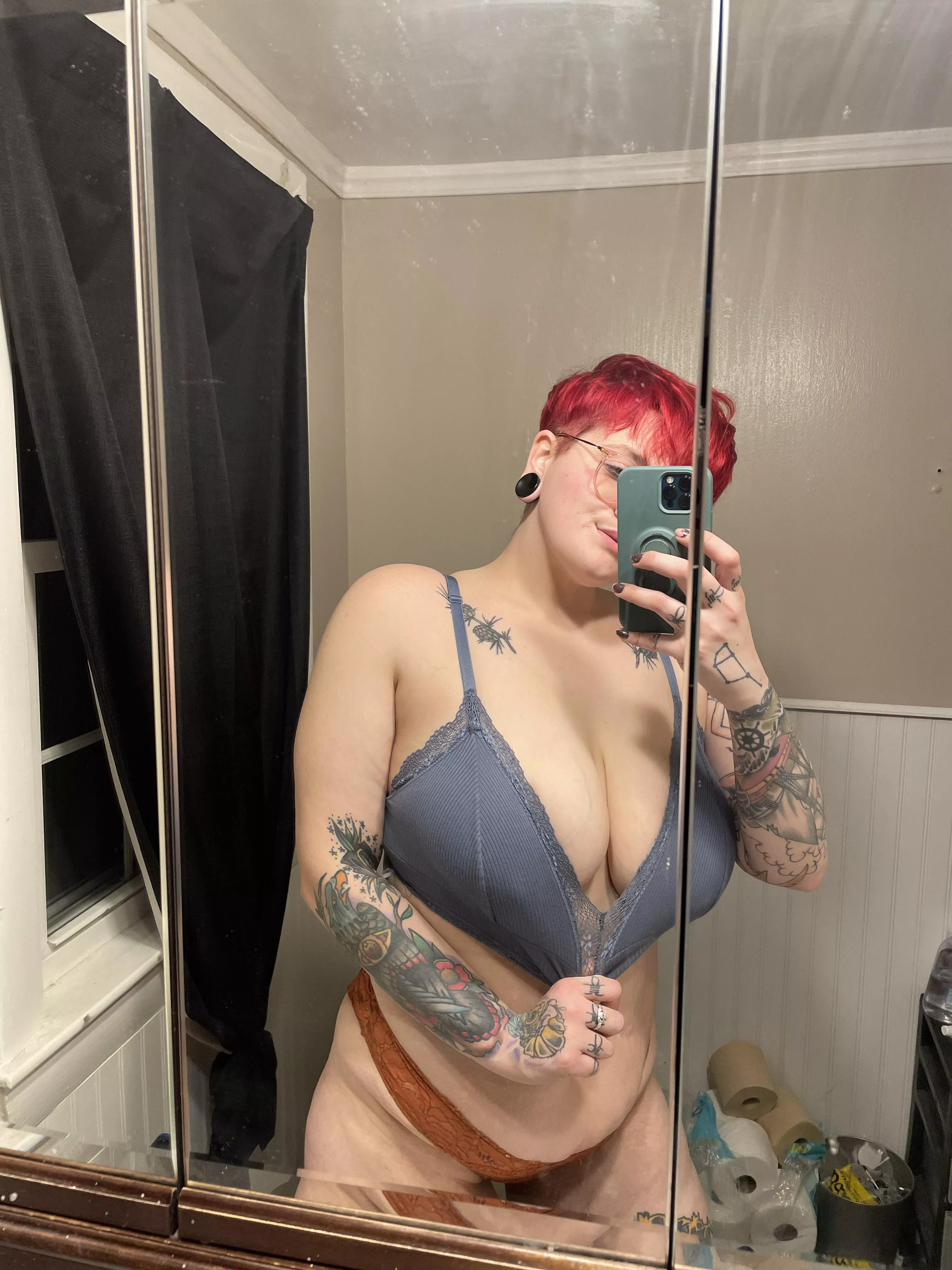 Someone come smoke? ❤️‍🔥