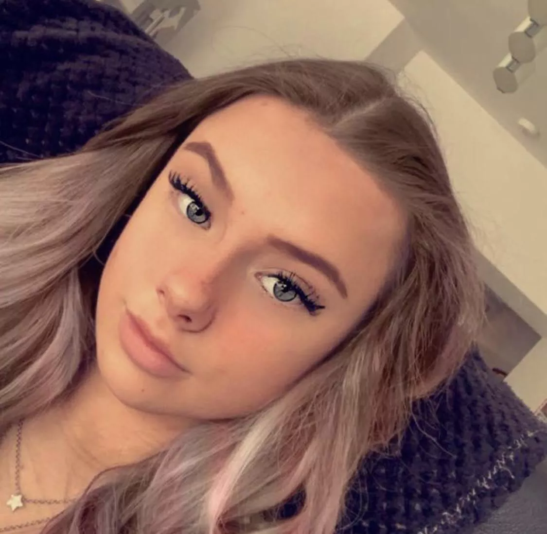 Someone cum on her no nudes Someone cum on her no nudes