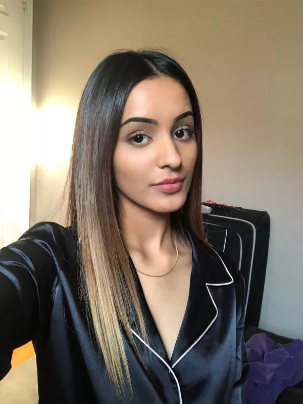Someone go tribute video to this slut Someone go tribute video to this slut