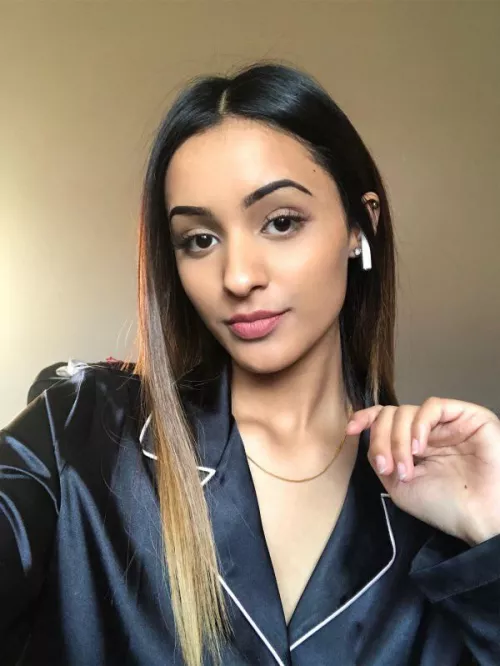Someone jerk tribute Divya for me
