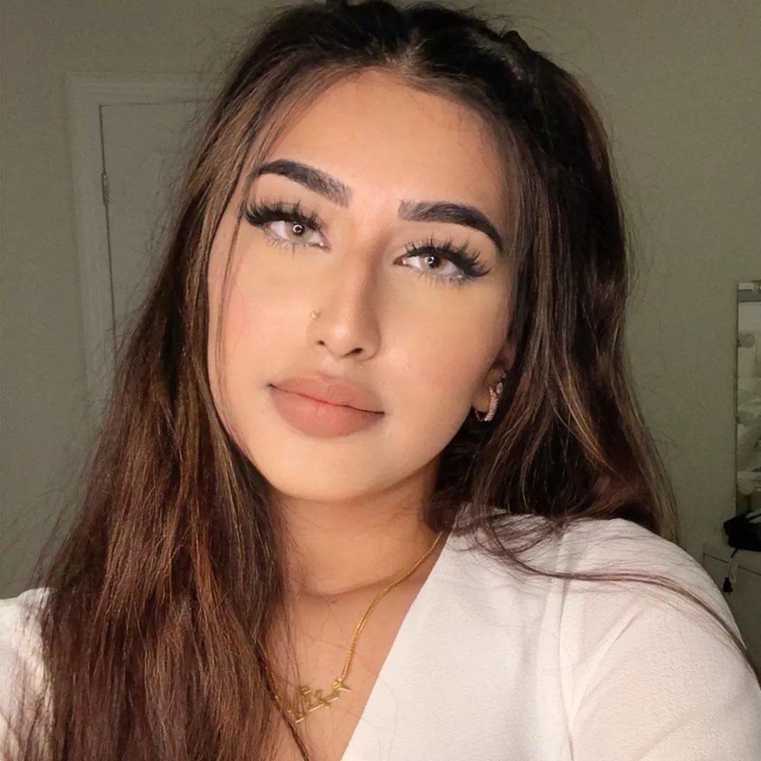 Someone jerk tribute this brown slut Liaba Someone jerk tribute this brown slut Liaba