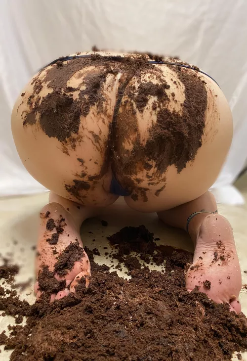 Someone lick this cake off my fat ass! Itβs okay if you stick a tongue in ππ