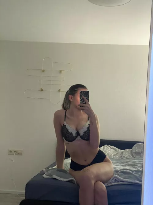 someone needs to undress me🥰