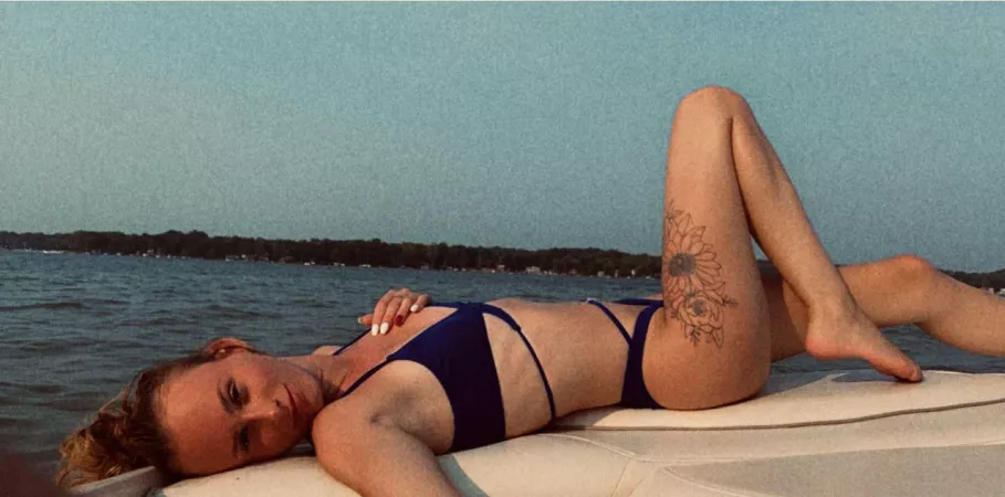 Someone order a life size fuck doll? It’s the 2001 model😉