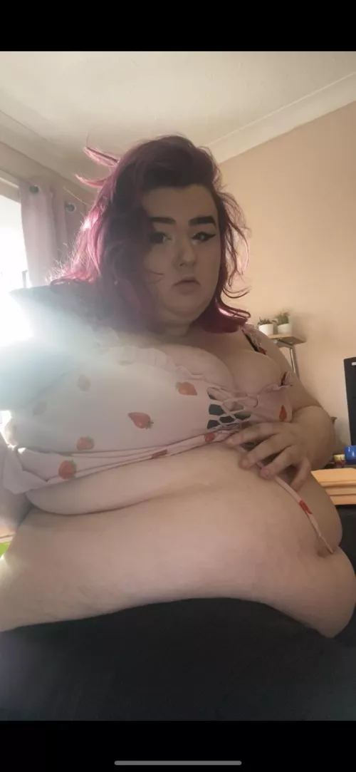 Someone please fill this belly up! Iβm wasting away here!