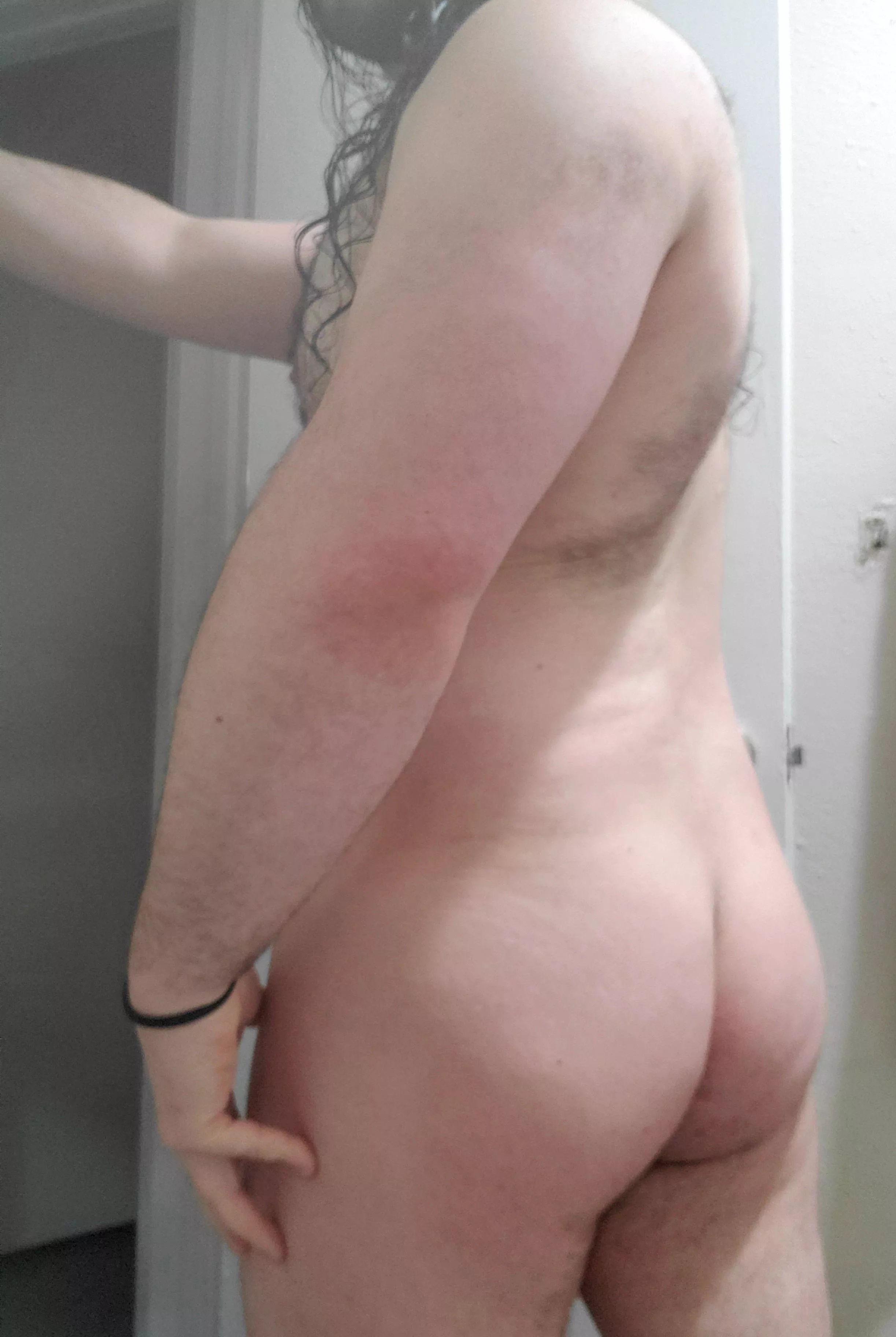 Sometimes huggers go straight for the ass Sometimes huggers go straight for the ass