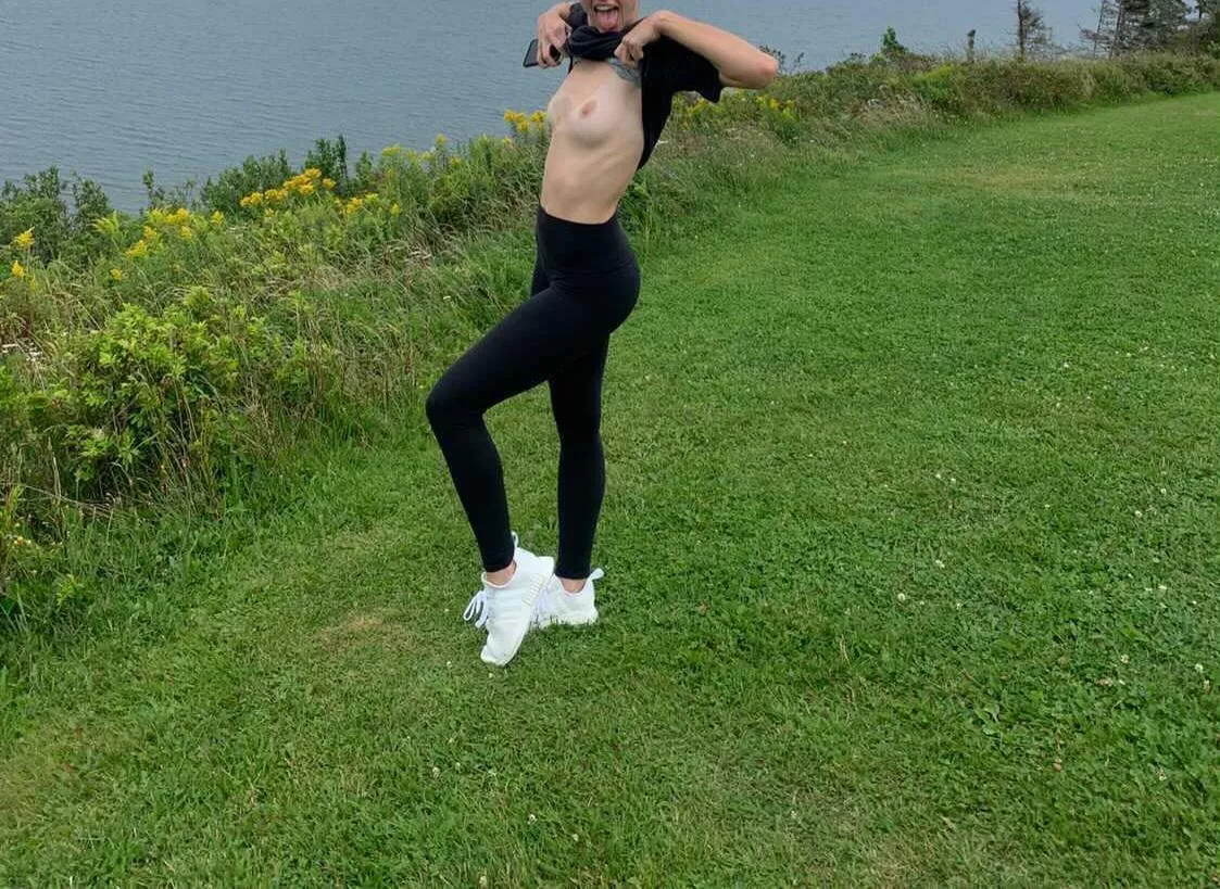 Sometimes I like to flash my titties in public 🙈