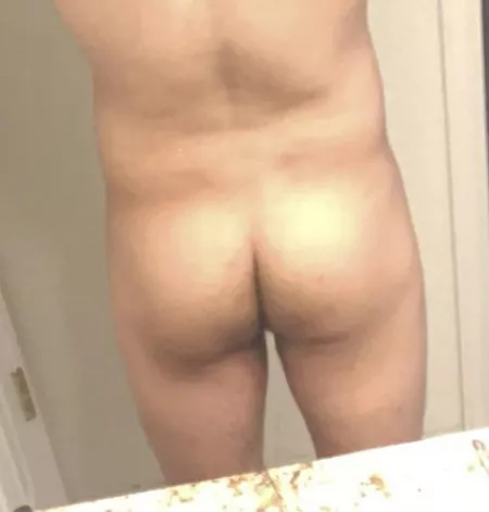 Sometimes I will I was a little thinner … but then other times I like being a bit husky 😅. How’s my ass ?