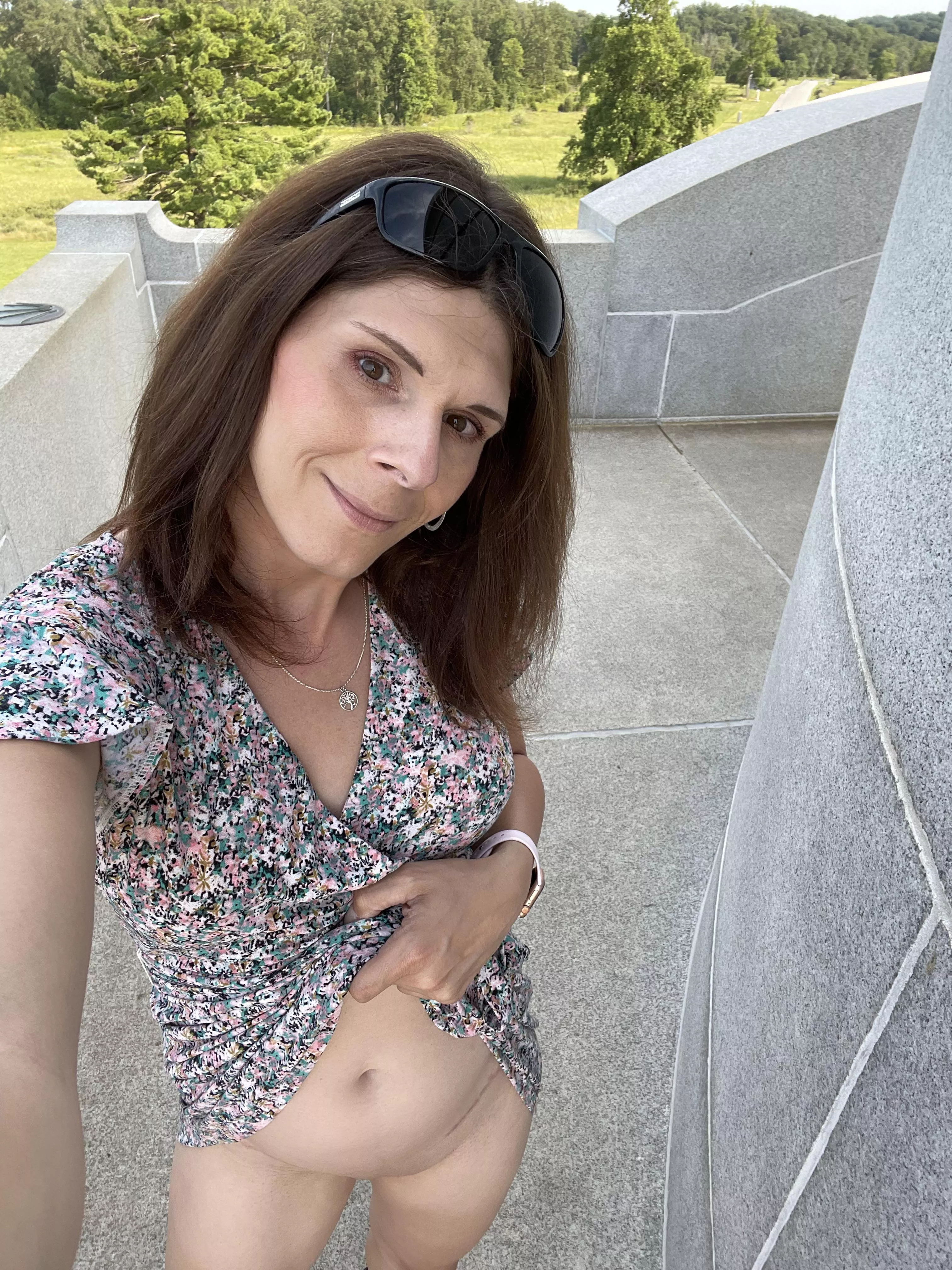 Sometimes the littlest peek is all that’s needed (39F) Sometimes the littlest peek is all that’s needed (39F)