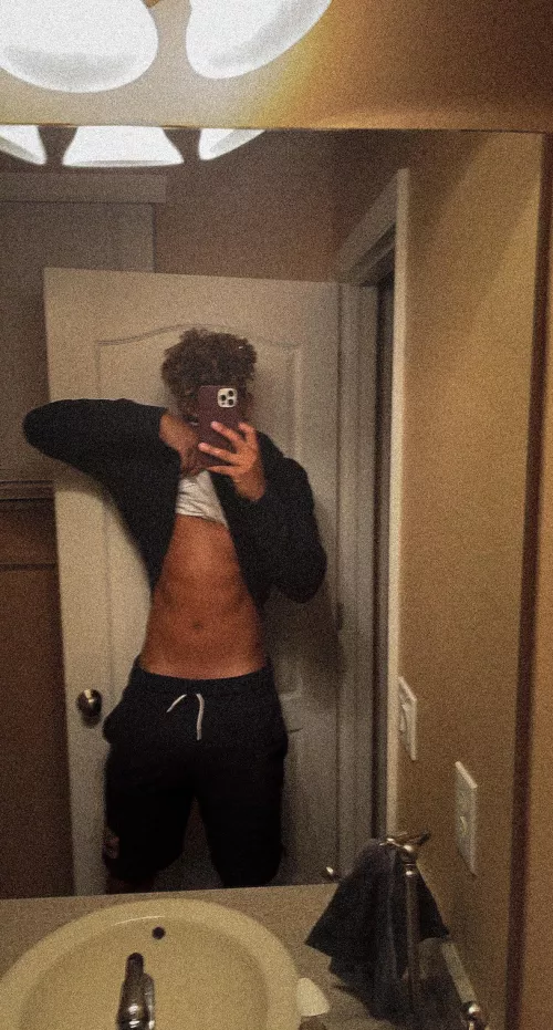 Somewhere in between alpha male and pretty boy