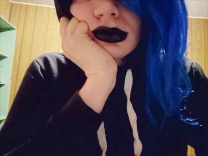 Soooo bored! This is my first post. I'm so nervous 😨 Soooo bored! This is my first post. I'm so nervous 😨