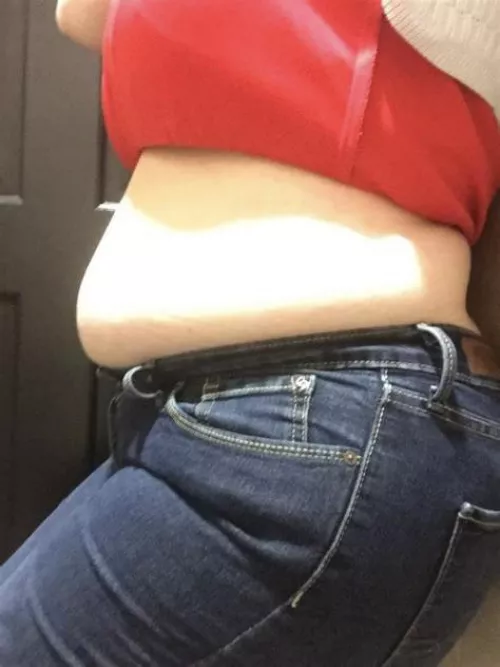 Soooooo many parties, i cant help but eat and eat! Be mean to my ruined body 🤤