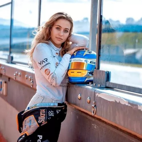 Sophia Floersch Sophia Floersch
