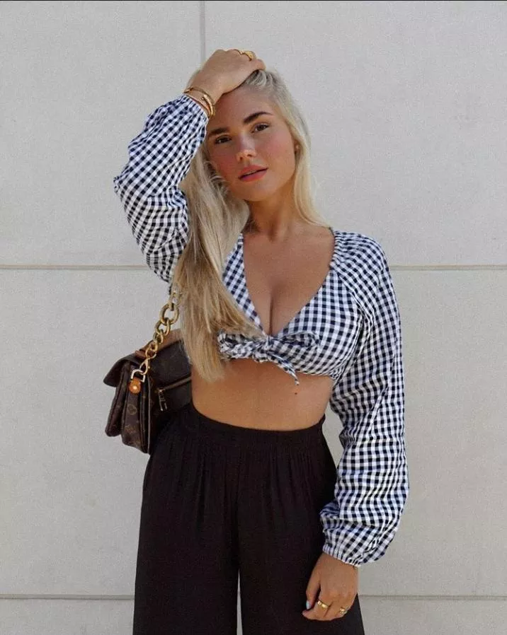 Sophie-Charlotte Richter (@fiichen) [Instagram]