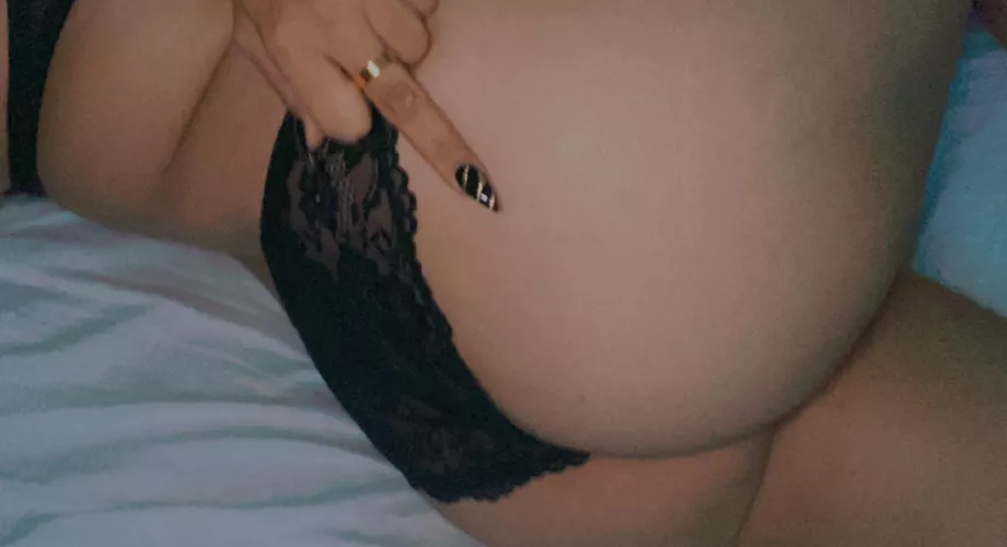 Spank me? 🥺[f]