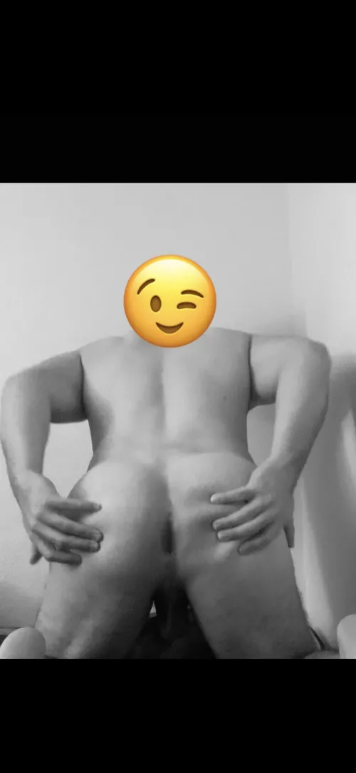 Spank my ass until it turns red and paint it white with your cum