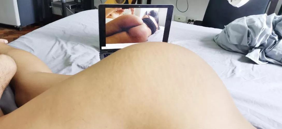 Spanked & (F)ucked by another redditor. It was all recorded βΊοΈ