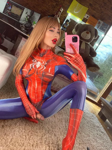 Spider-Man's girlfriend ๐ท๐ Spider-Man's girlfriend ๐ท๐