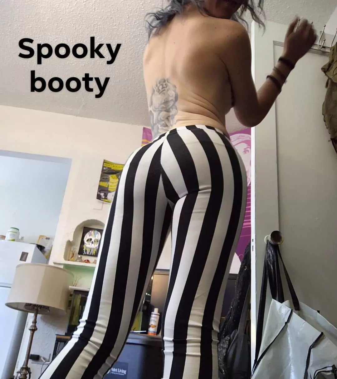 Spooky booty