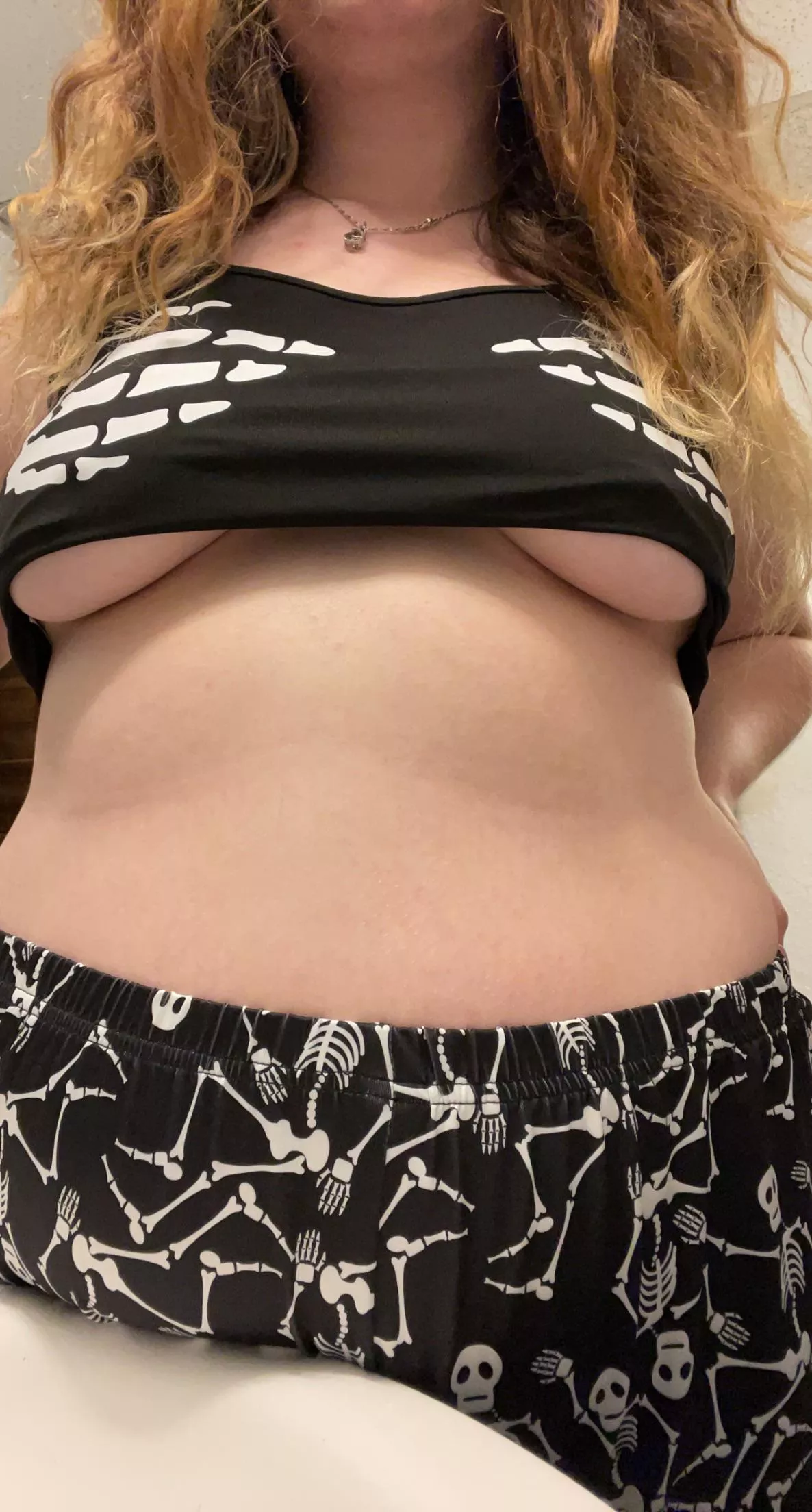 Spooky morning titties ๐ฅฐ Spooky morning titties ๐ฅฐ