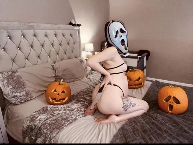 Spooky pregnant ghost face๐ Spooky pregnant ghost face๐