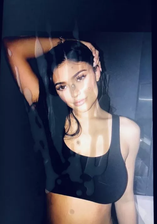 Sprayed Kylie Jenner Again I can’t resist 💦