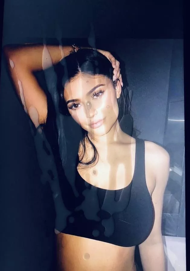 Sprayed Kylie Jenner Again I can’t resist 💦 Sprayed Kylie Jenner Again I can’t resist 💦