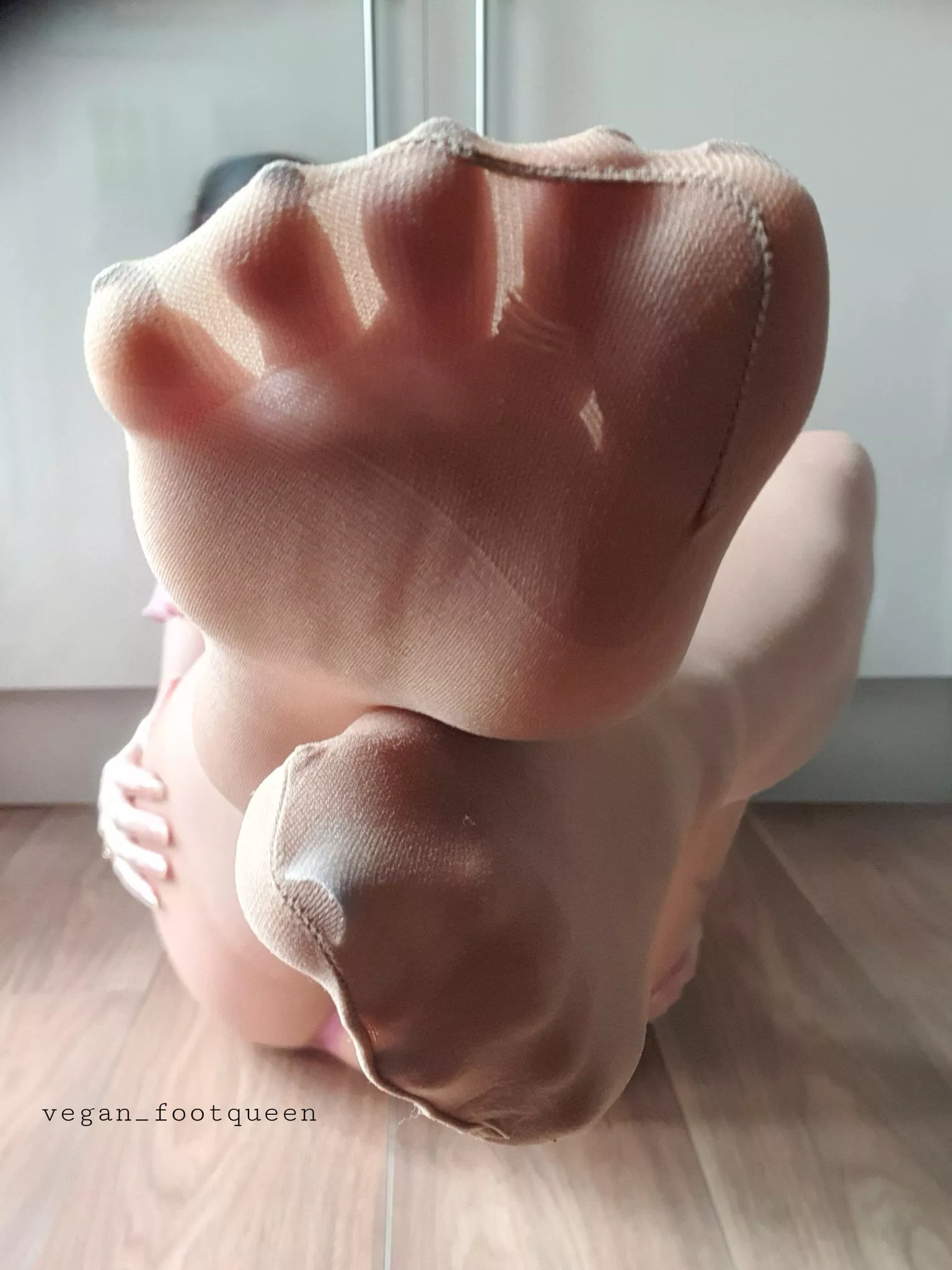 Spread toes 🥵 Spread toes 🥵