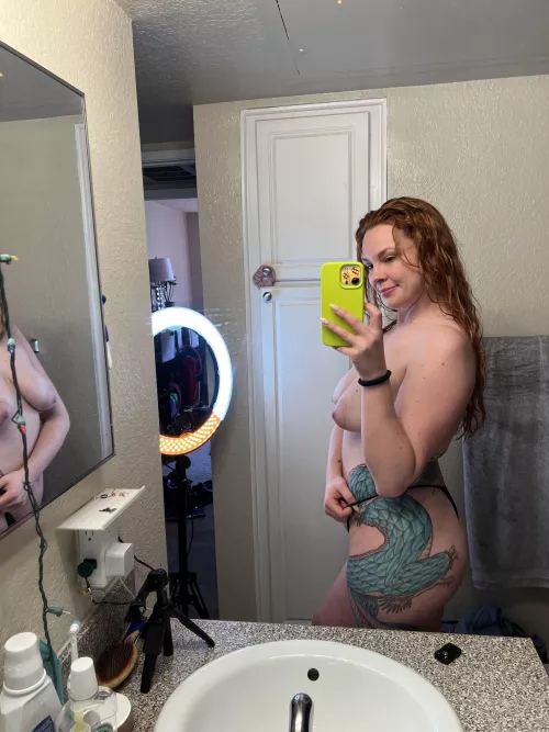 Squeaky clean π§Ό Fresh out of shower.