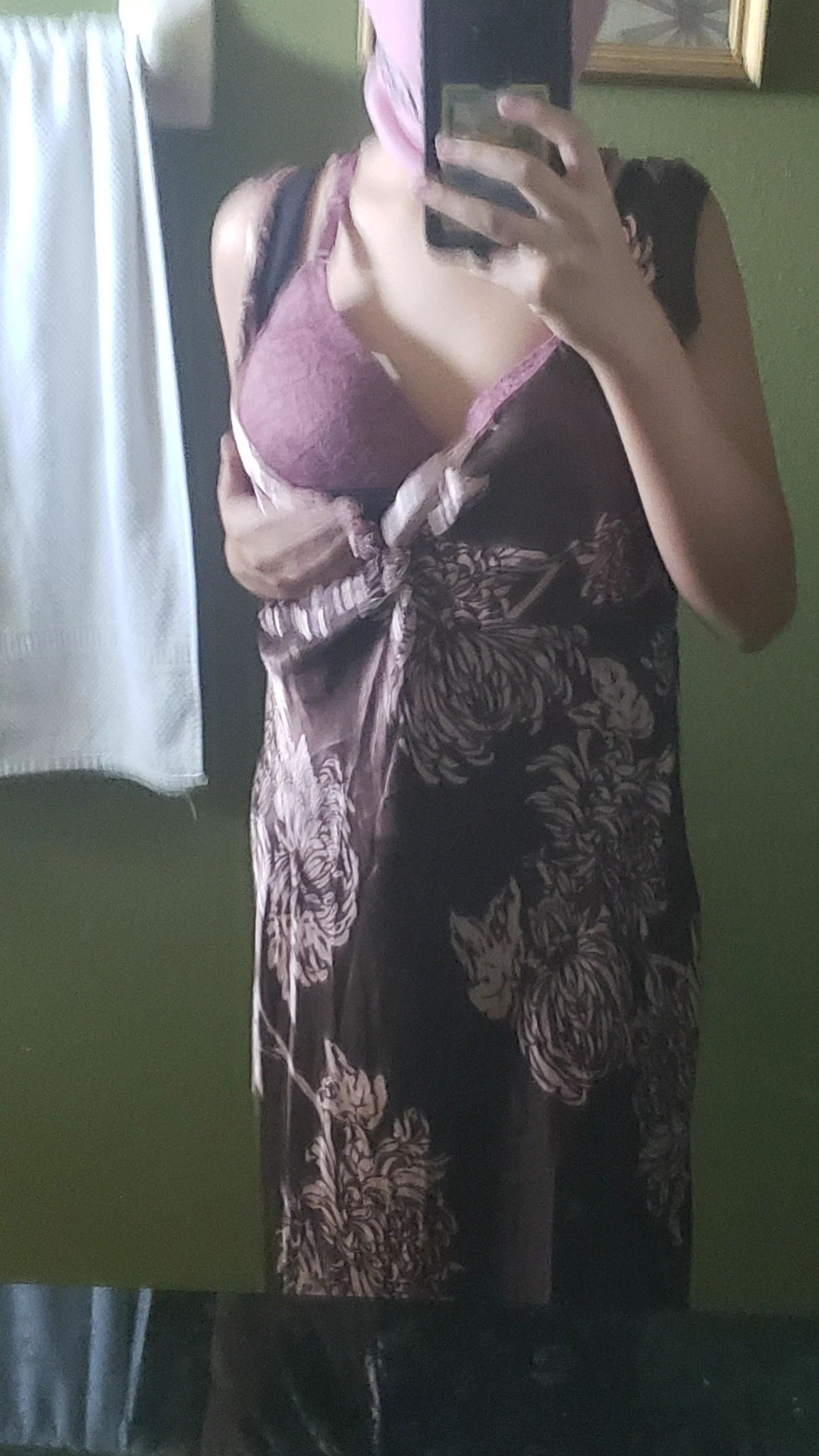 sry mom had to do it again should I get a pic of her boobs