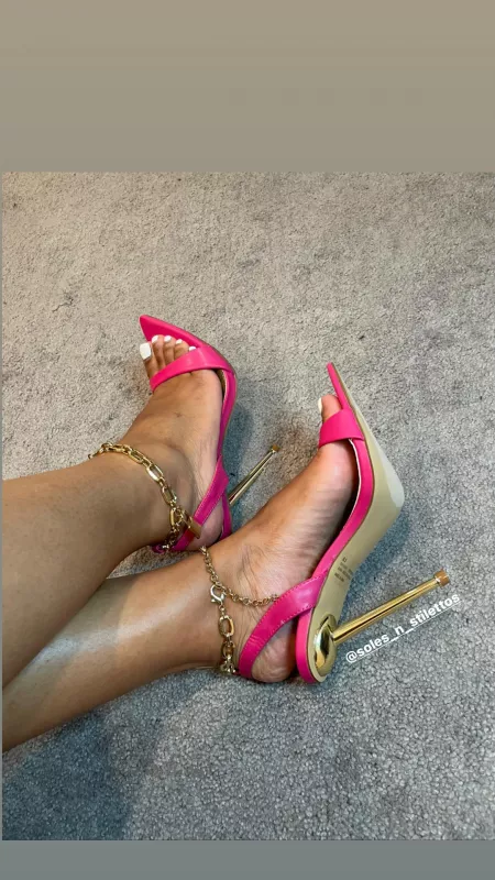 Starting off the weekend in hot pink π₯
