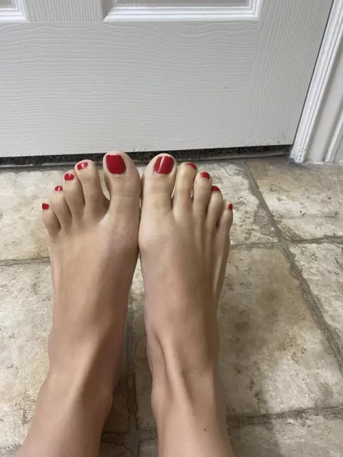 Starting seeing a guy who is into feet…any advice on this subject would be amazing! I aim to please and would love all the tips on what makes foot guys tick 😋 Starting seeing a guy who is into feet…any advice on this subject would be amazing! I aim to please and would love all the tips on what makes foot guys tick 😋
