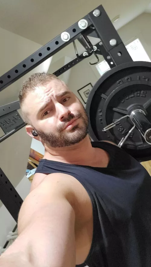 Starting the day right with some morning squats 🏋️‍♂️