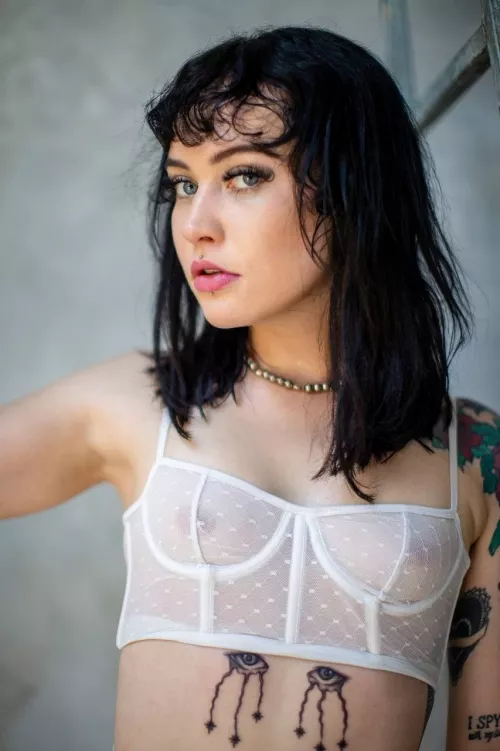 Starting to ignore bras 😋