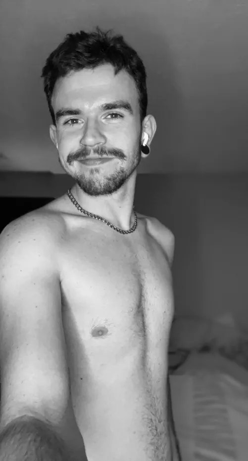 starting to see chest progress & it’s such a confidence boost 🥺 starting to see chest progress & it’s such a confidence boost 🥺