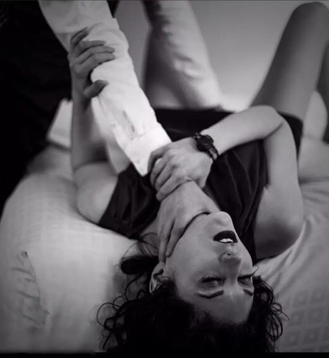 Stay still! Stay still!