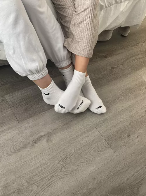 Stepsisters/roommates and now co workers! Whose excited for this duo? 🇨🇦🇨🇦