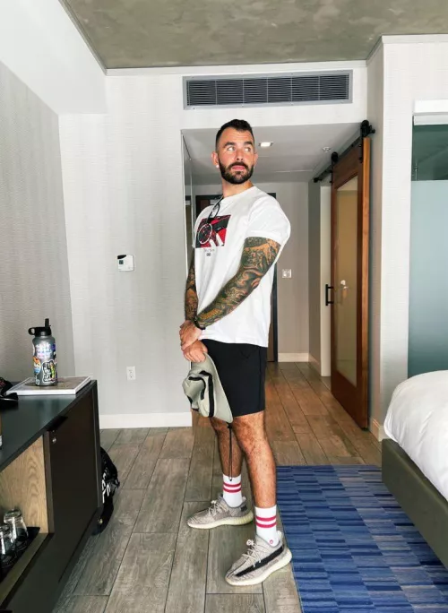 Still feeling shy but you guys give me a lot of confidence 😜