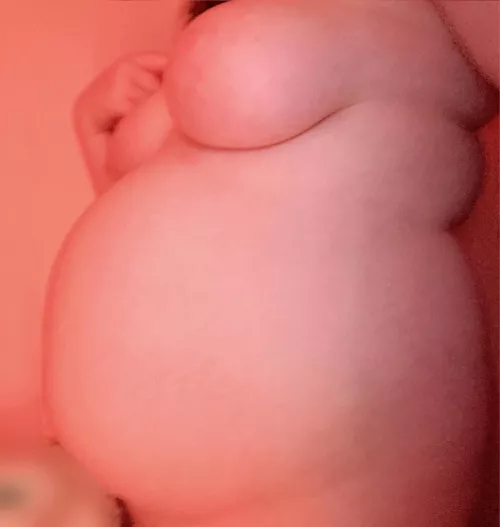 still hiding my pregnancy from my parentsβ¦ ππ»