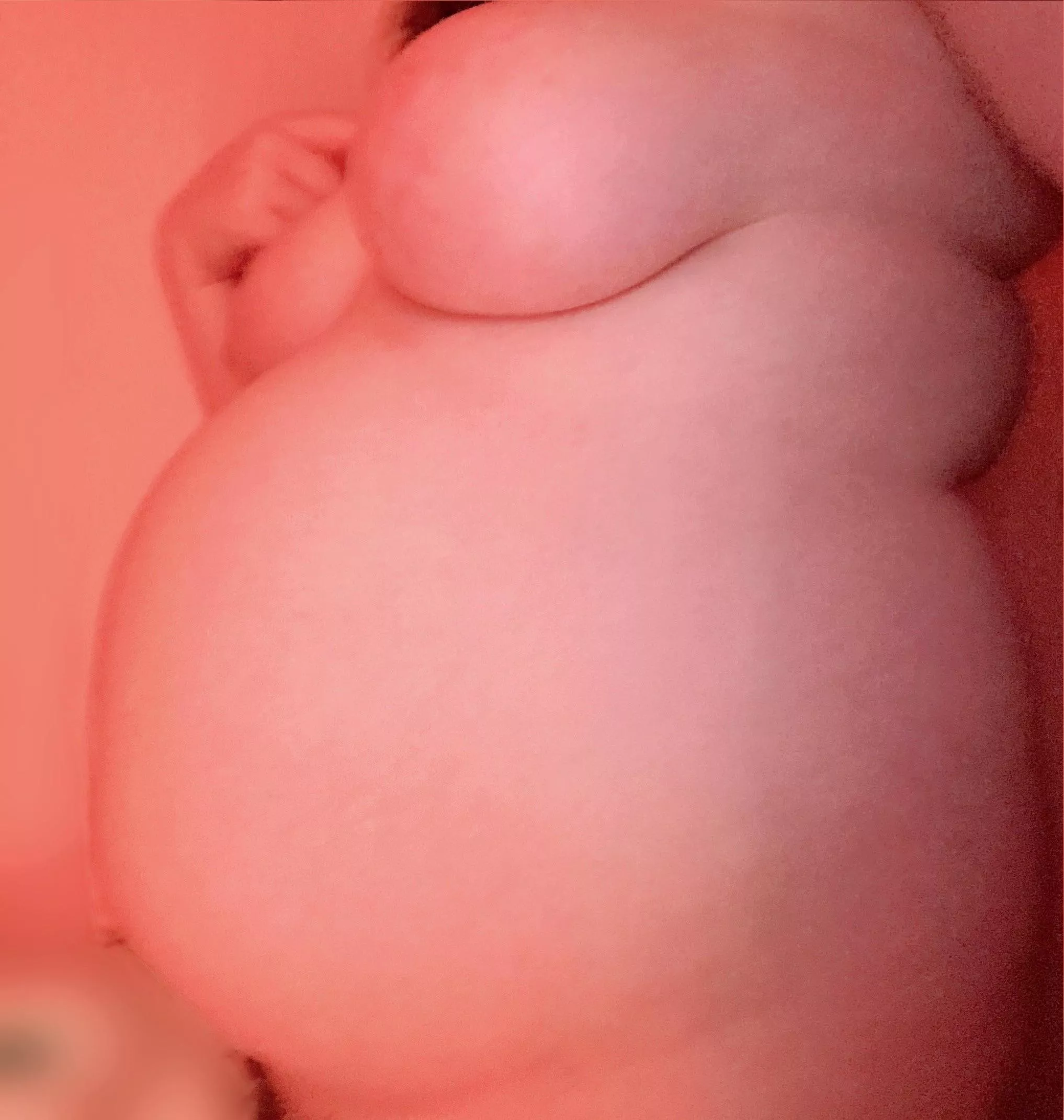 still hiding my pregnancy from my parents… 👋🏻