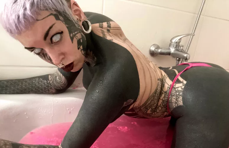 Still in spooky mode 🦇 Still in spooky mode 🦇