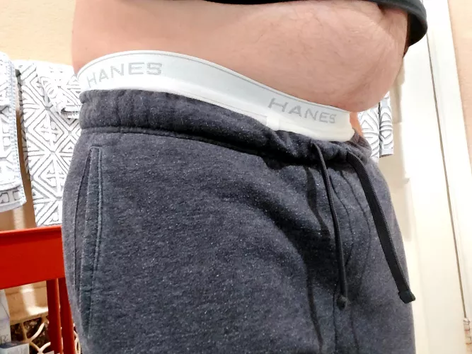Still in yesterday's, but it's waistband Wednesday. Some pink ones will be replacing TWs today. β¬οΈ If you know why.