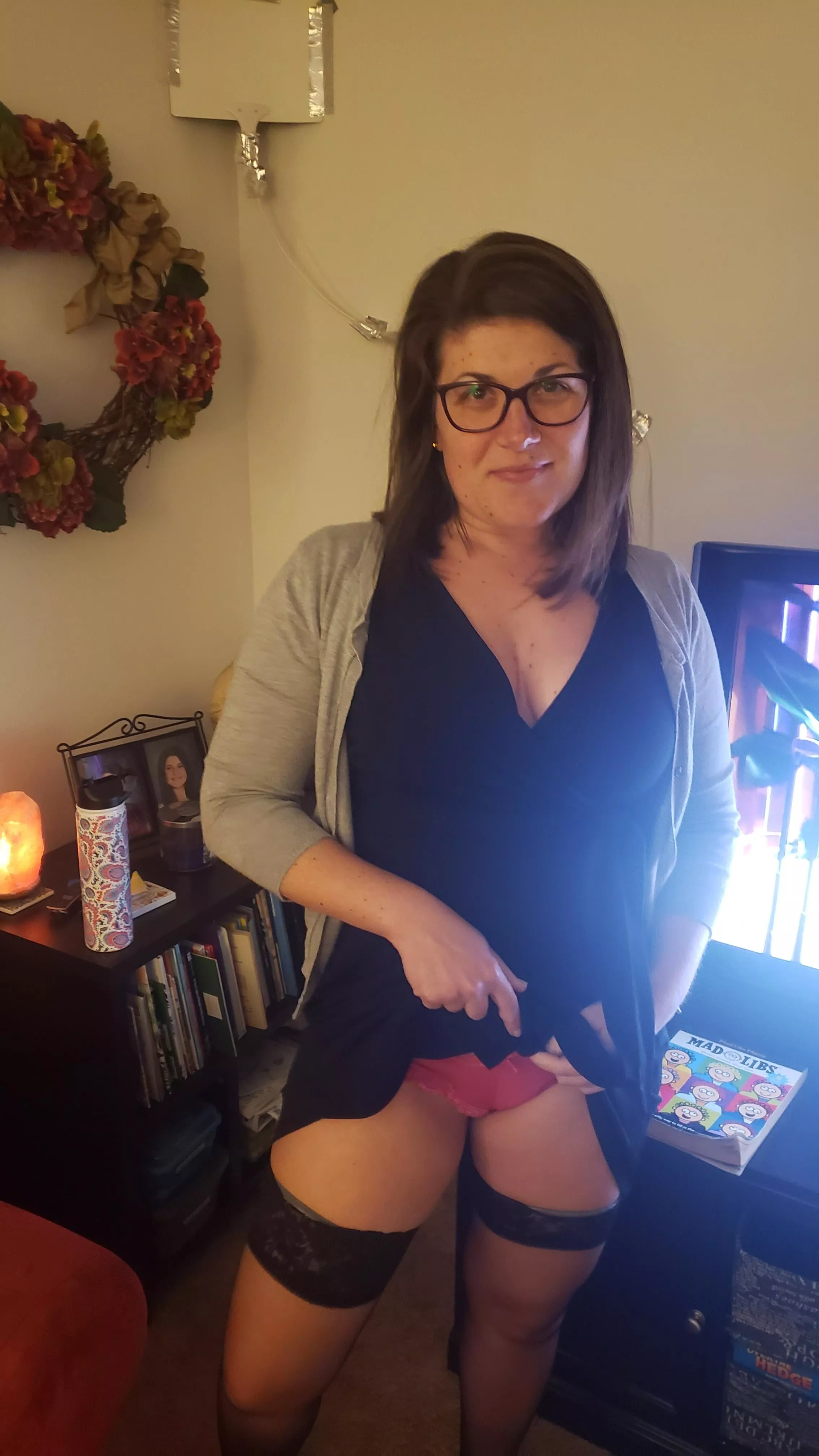 Still looking fir the perfect married submissive office fucktoy...here I am 😇