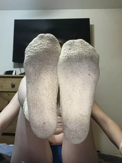 Stinky fluffy yellow socks 😈