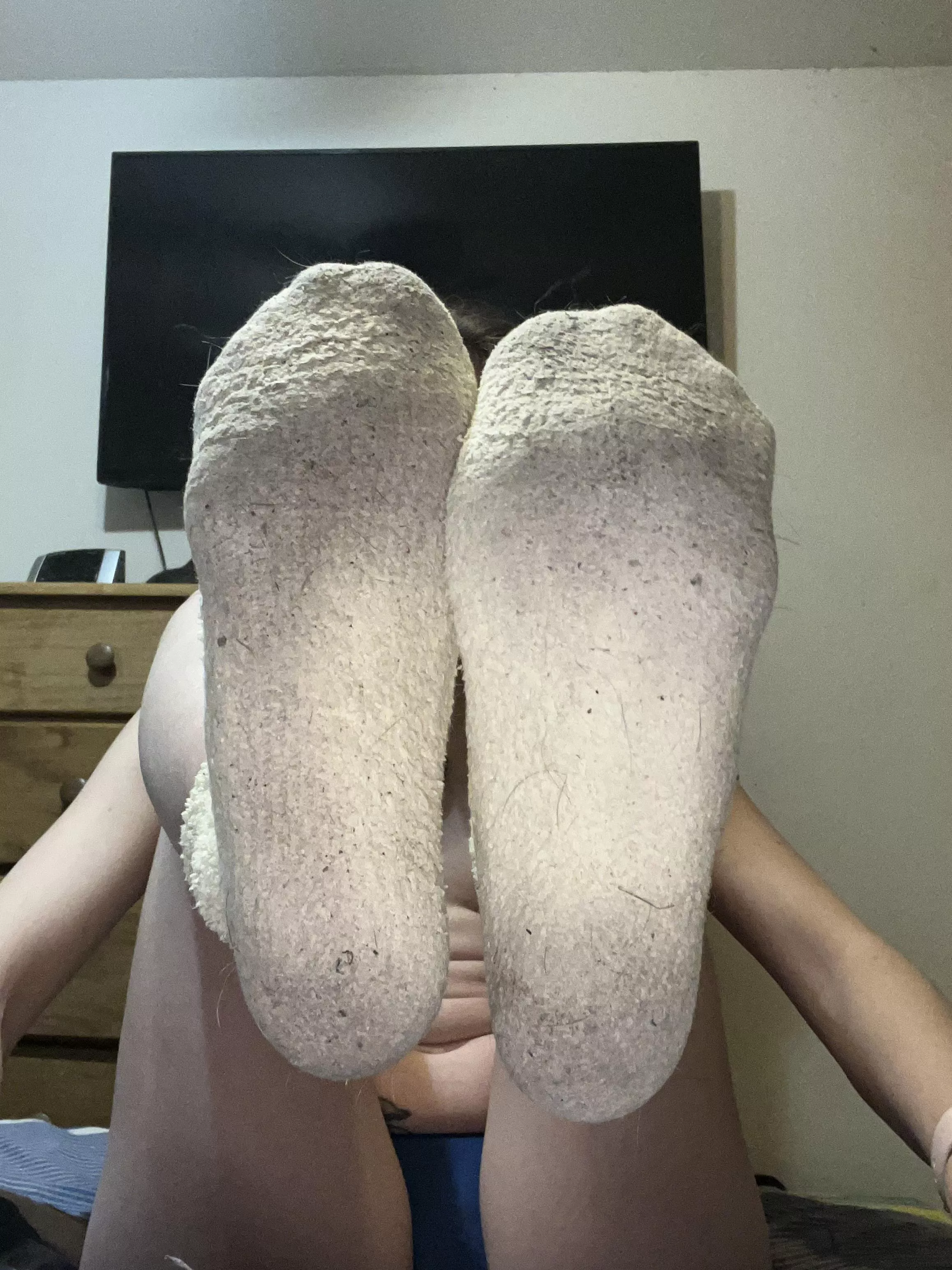 Stinky fluffy yellow socks 😈