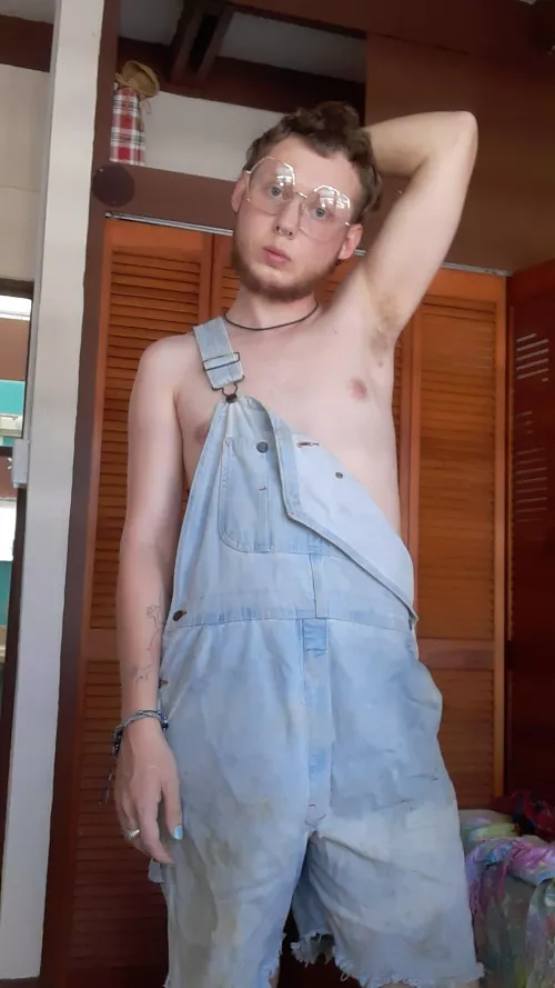 Stinky hippie boy 🦝