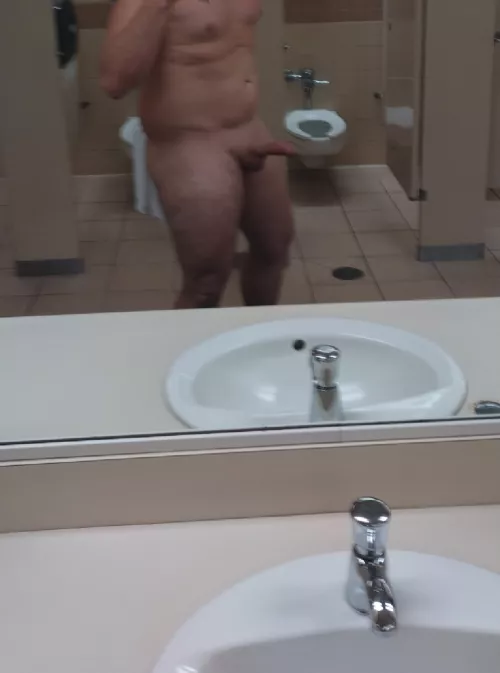 Stop down for anyone to walk in on