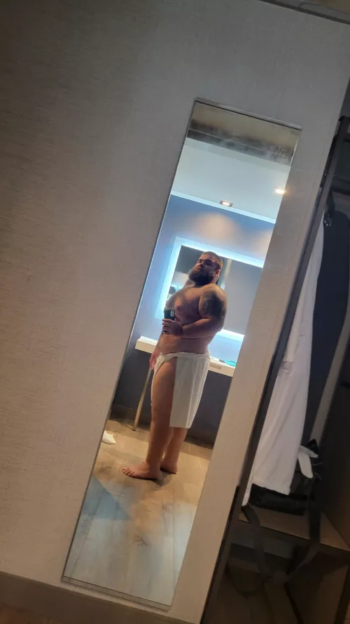 Straight . Who wants to have some fun? 😈