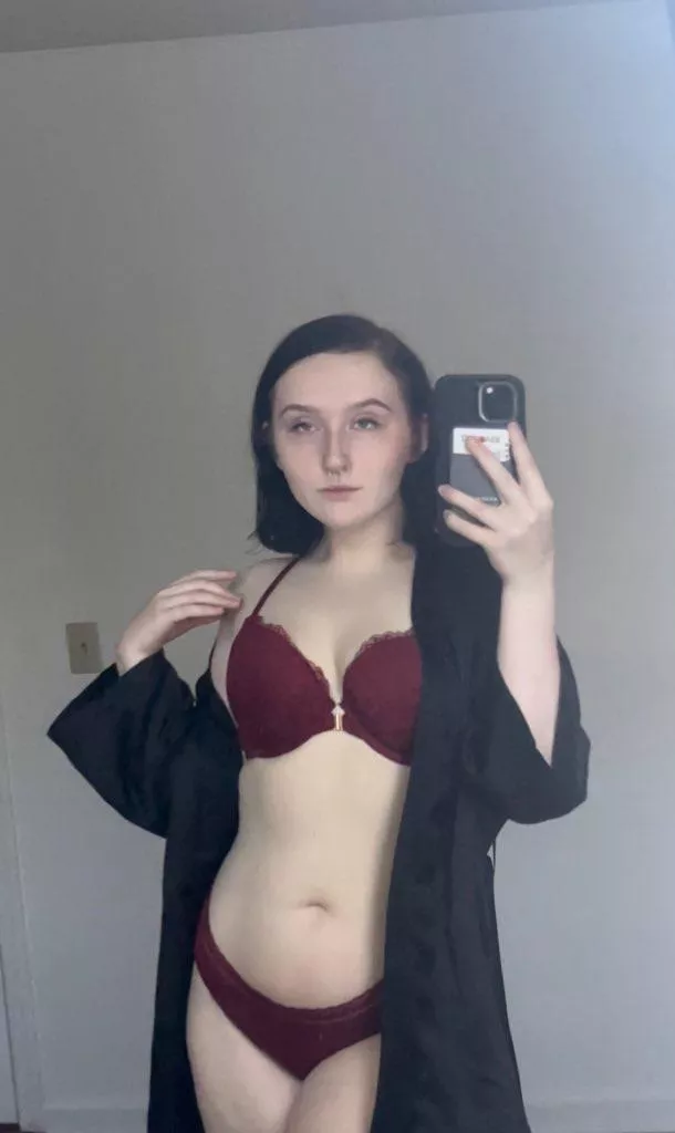 straightened my hair today! come make it messy again? straightened my hair today! come make it messy again?